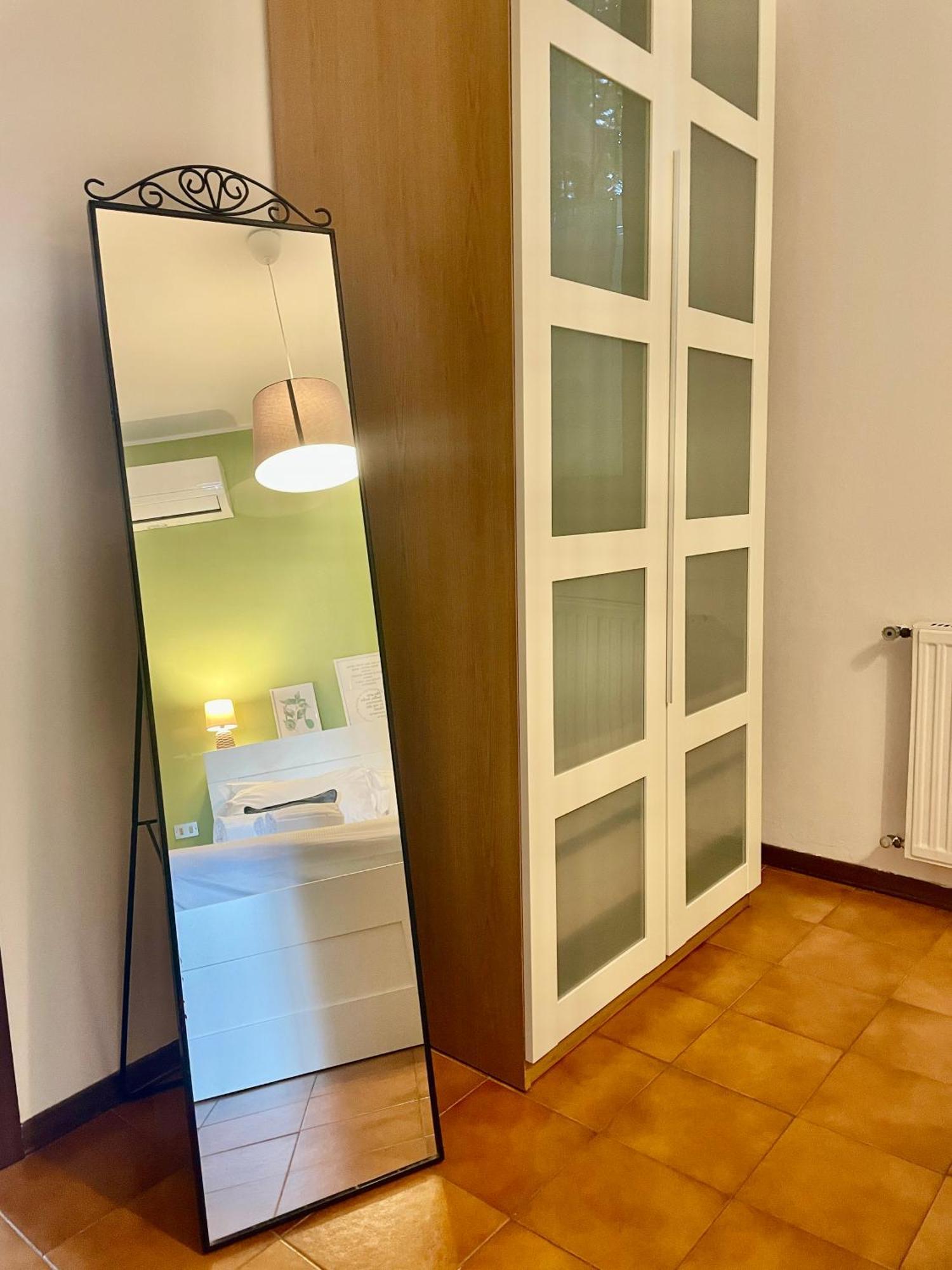 Bnbook - La Casa Sul Lago Maggiore Ispra Buitenkant foto