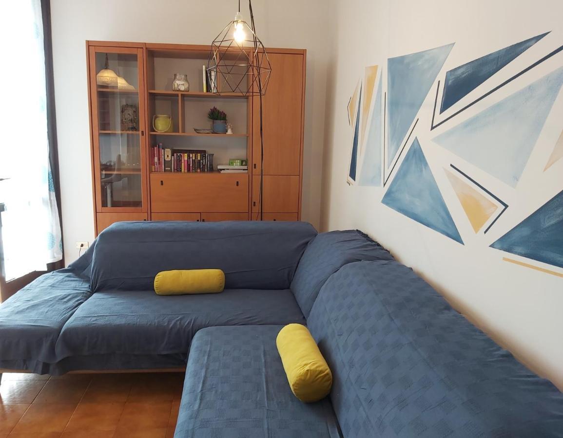 Bnbook - La Casa Sul Lago Maggiore Ispra Buitenkant foto